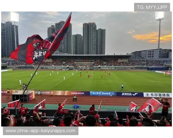 重庆铜梁龙迪马塔边路造角球，定位球机会连续到来